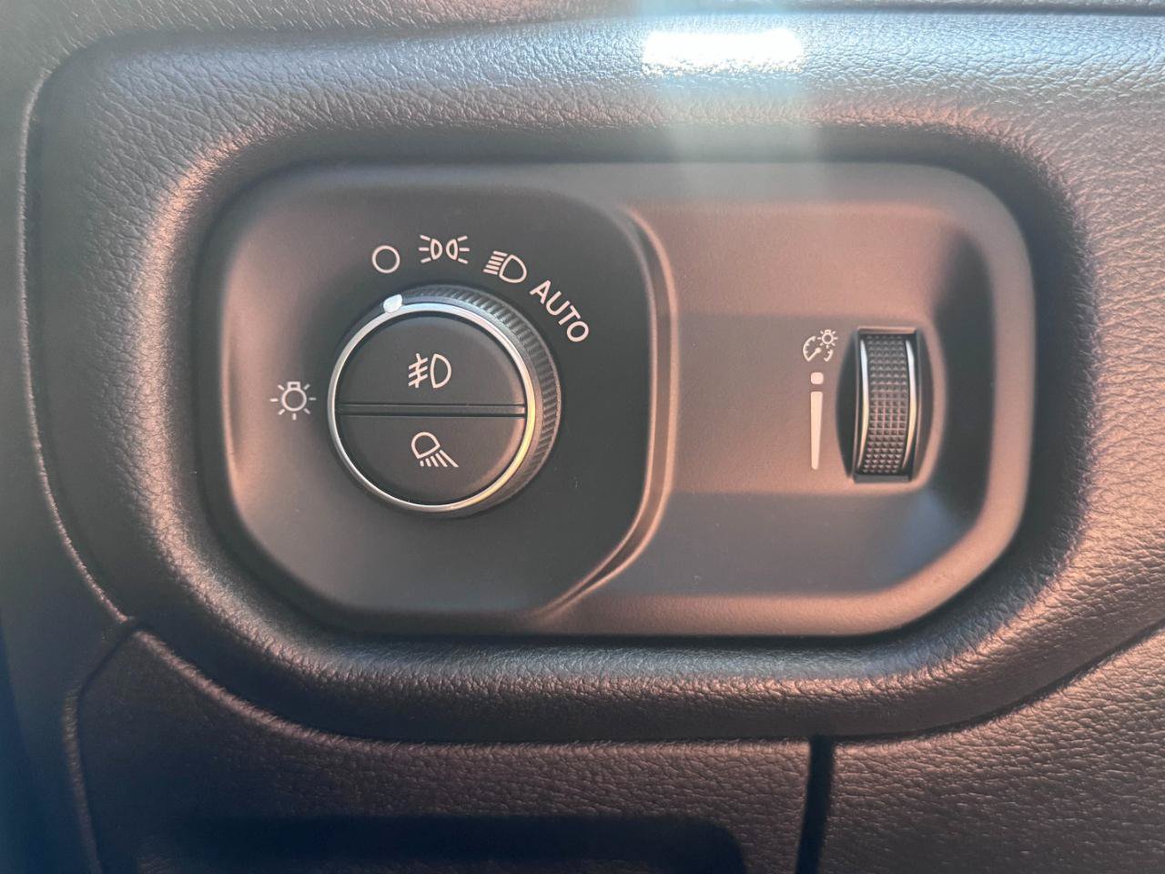 Used 2021 RAM 1500 Big Horn AWD/4WD image 13