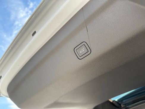 New 2026 Chevrolet Tahoe Premier w/ Sun And Tow Package AWD/4WD image 30