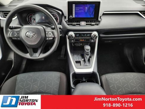 Used 2025 Toyota RAV4 XLE image 25