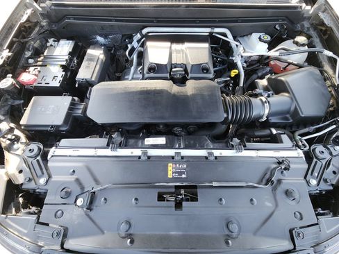 Used 2024 Chevrolet Colorado Trail Boss AWD/4WD image 29