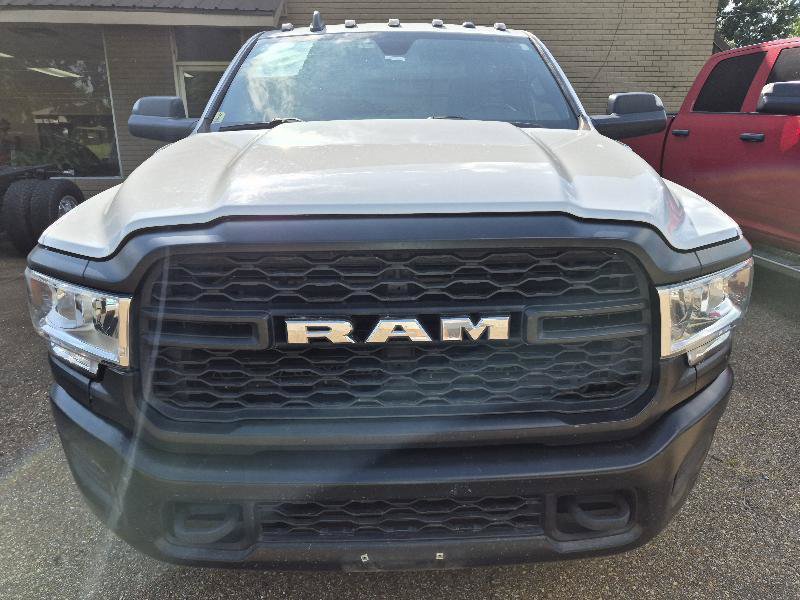 Used 2022 RAM 3500 Tradesman RWD image 3