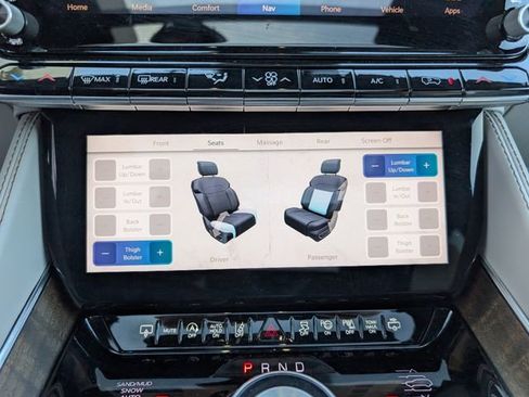 Used 2025 Jeep Grand Wagoneer 4WD image 5