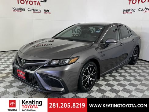 Certified 2023 Toyota Camry SE w/ Convenience Package image 10
