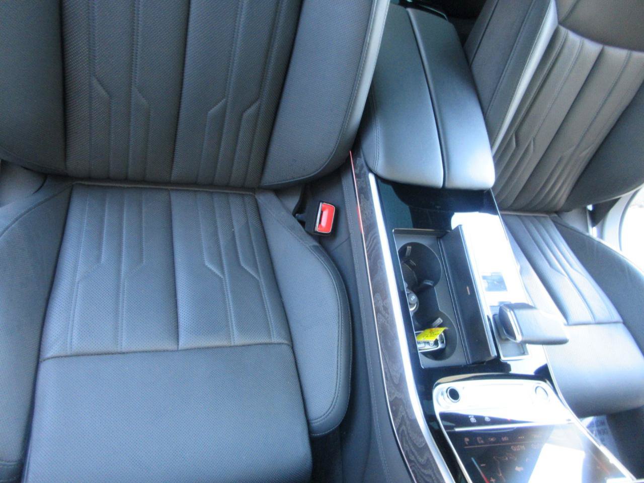 Used 2025 Audi A8 L 3.0T w/ EXECUTIVE PACKAGE w/ Executive Package AWD/4WD image 31
