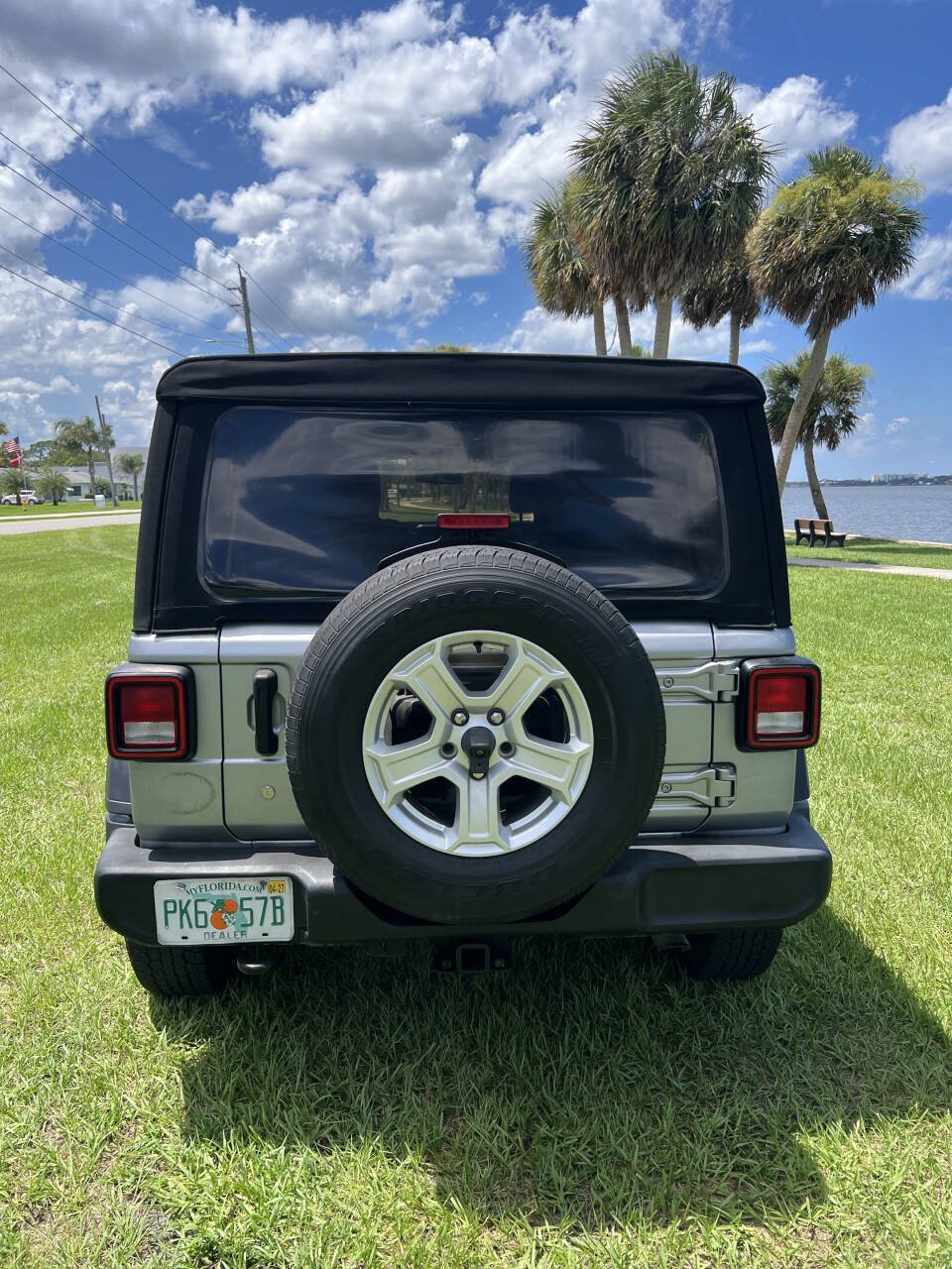 Used 2018 Jeep Wrangler Unlimited Sport S AWD/4WD image 10