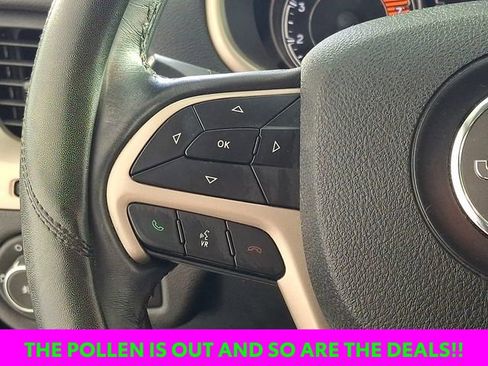 Used 2018 Jeep Cherokee Latitude w/ Altitude Package image 23