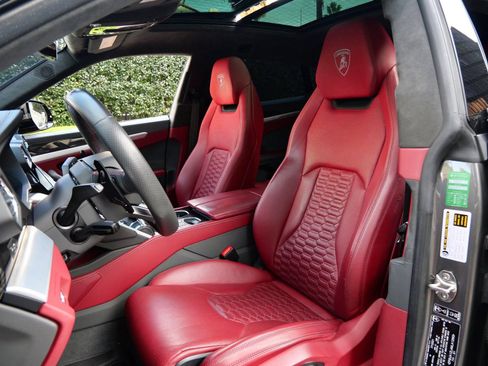 Used 2021 Lamborghini Urus image 18