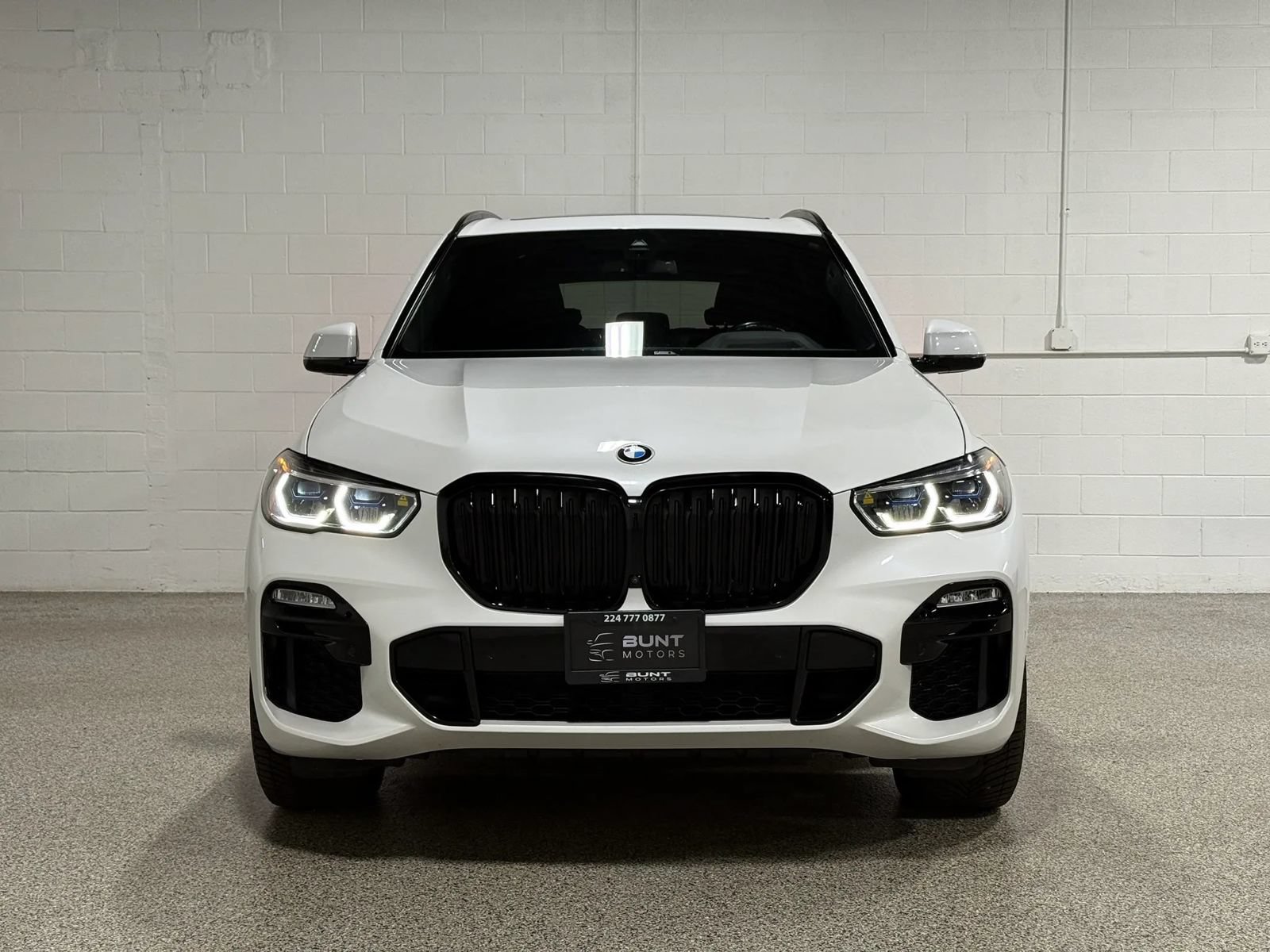 Used 2021 BMW X5 xDrive45e w/ M Sport Package AWD/4WD image 3