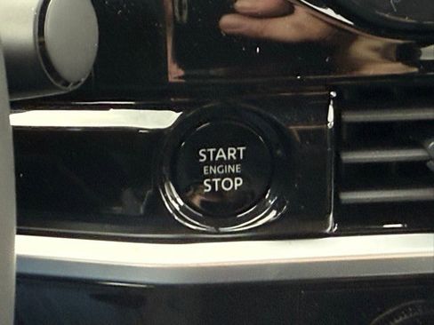 New 2025 Nissan Pathfinder SL image 35