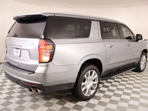 Used 2024 Chevrolet Suburban High Country w/ Advanced Technology Package AWD/4WD image 22