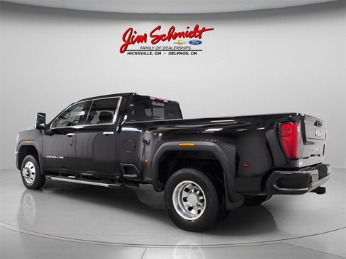 Used 2024 GMC Sierra 3500 Denali image 4