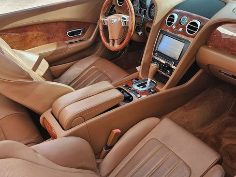 Used 2014 Bentley Continental GT image 9