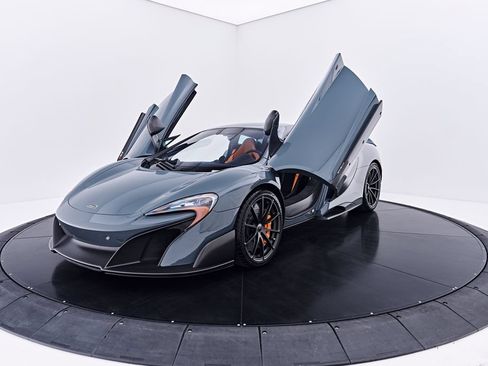 Used 2016 McLaren 675LT Coupe RWD image 28