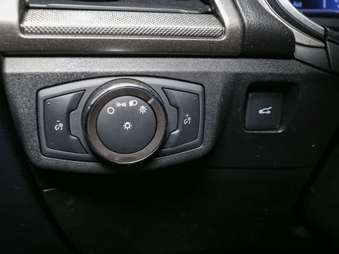 Used 2019 Ford Fusion SE FWD image 33