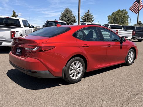 Used 2025 Toyota Camry LE w/ Convenience Package FWD image 7