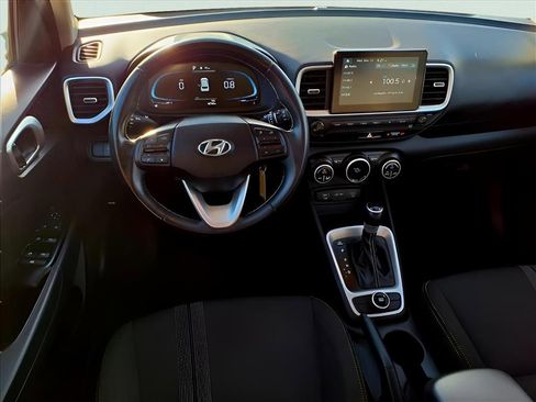 Used 2023 Hyundai Venue SEL image 11