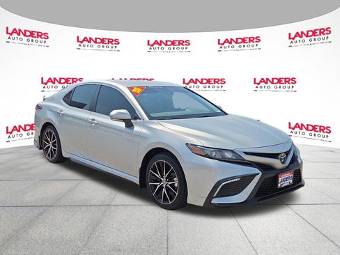 Used 2024 Toyota Camry SE FWD image 1