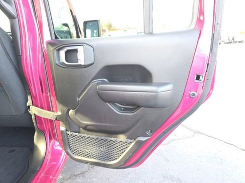 Used 2024 Jeep Gladiator Sport image 44