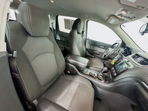 Used 2017 Chevrolet Traverse LT w/ Style and Technology Package FWD image 27