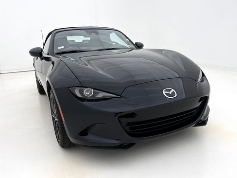 Used 2024 MAZDA MX-5 Miata Grand Touring image 3