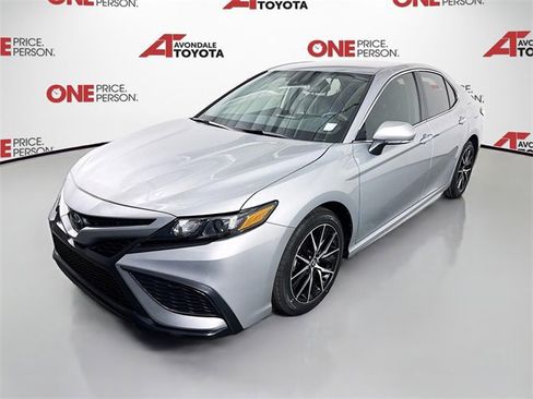 Certified 2024 Toyota Camry SE image 3