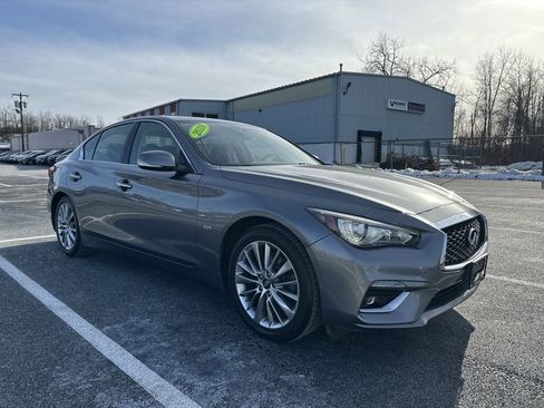 Used 2018 INFINITI Q50 Luxe w/ Essential Package (2.0T Luxe) image 3