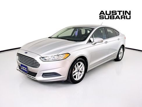 Used 2014 Ford Fusion SE image 3