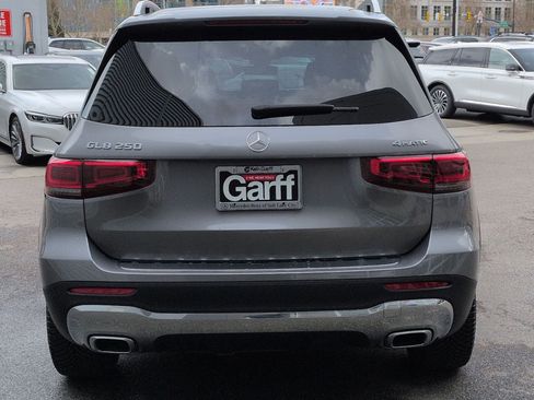 Used 2023 Mercedes-Benz GLB 250 4MATIC w/ Premium Package image 4