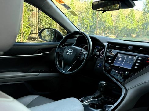 Used 2020 Toyota Camry SE w/ Carpet Mat Package FWD image 21