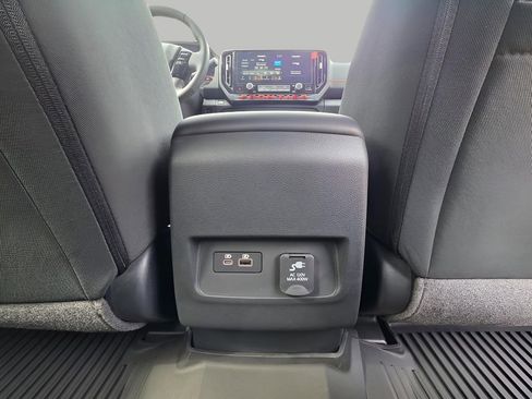 New 2026 Nissan Frontier PRO-4X w/ Pro-4x Convenience Package AWD/4WD image 9