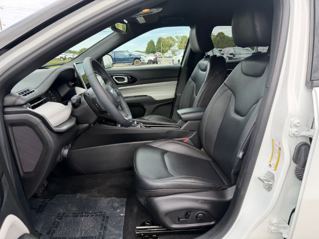 Used 2024 Jeep Compass Limited AWD/4WD image 9
