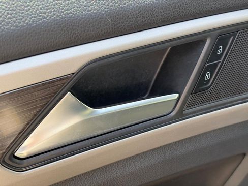 Used 2020 Volkswagen Atlas SEL FWD image 24