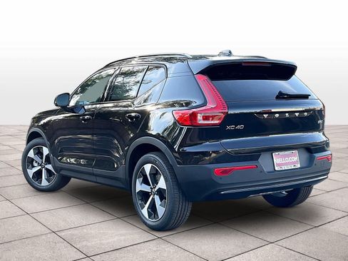 New 2026 Volvo XC40 B5 Core w/ Climate Package AWD/4WD image 3
