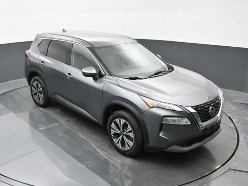 Used 2021 Nissan Rogue SV image 29