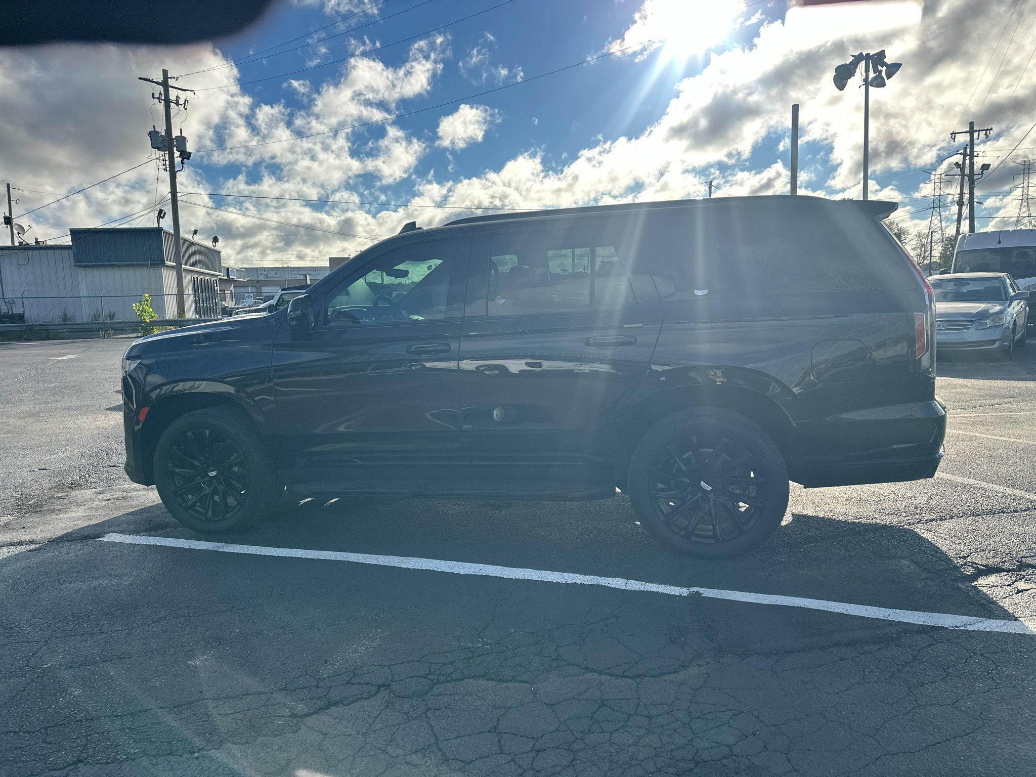 Used 2021 Cadillac Escalade Sport Platinum w/ LPO, ONYX Package AWD/4WD image 9