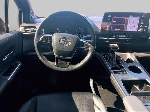 Used 2024 Toyota Sienna XLE Woodland Edition AWD/4WD image 6