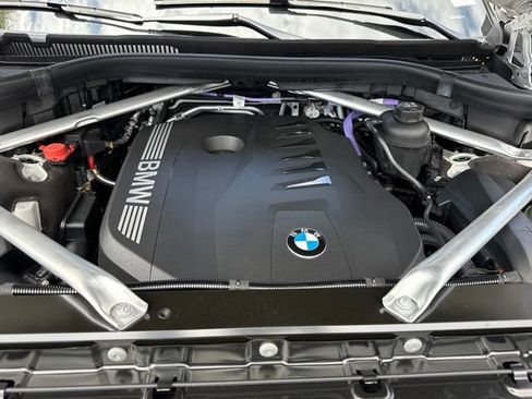Certified 2024 BMW X7 xDrive40i w/ M Sport Package AWD/4WD image 34