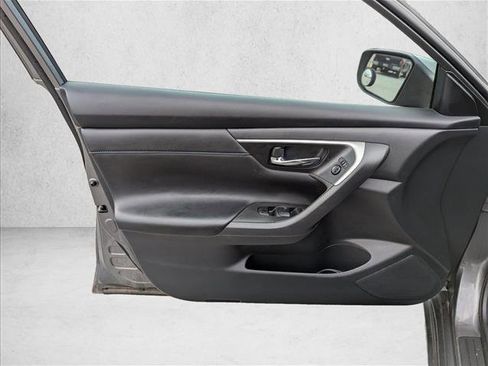 Used 2017 Nissan Altima 2.5 SR image 21