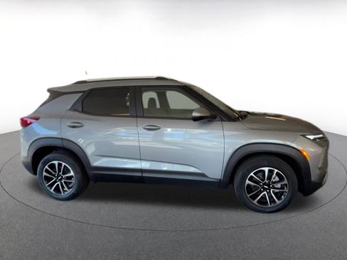 Used 2025 Chevrolet TrailBlazer LT image 16