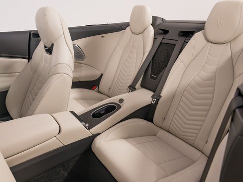 Used 2024 Maserati GranCabrio Trofeo image 26