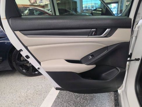 Used 2019 Honda Accord EX image 28