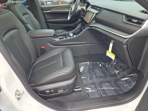 New 2026 Jeep Grand Cherokee L Limited AWD/4WD image 14