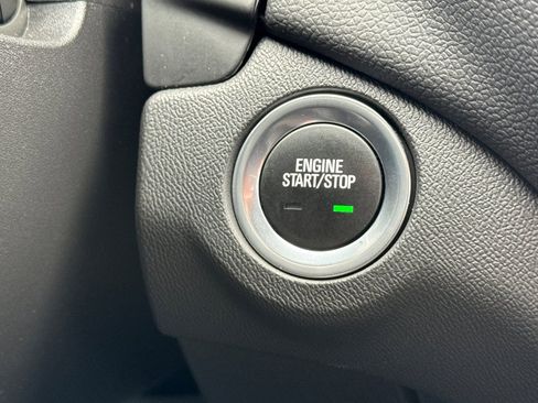 Used 2022 Chevrolet Equinox LT w/ LPO, Floor Liner Package FWD image 21