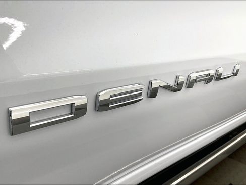 New 2026 GMC Sierra 1500 Denali image 17