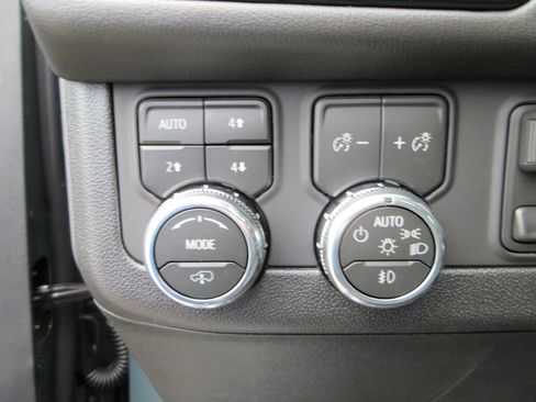 New 2026 GMC Yukon XL AT4 w/ AT4 Premium Plus Package AWD/4WD image 17