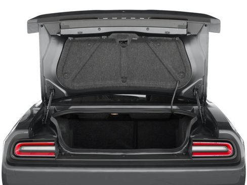 Used 2017 Dodge Challenger R/T RWD image 15