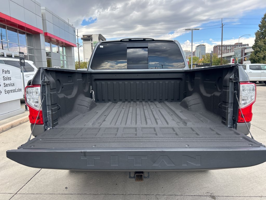 Used 2018 Nissan Titan SV w/ SV Convenience Package AWD/4WD image 15
