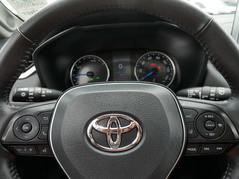 Used 2021 Toyota RAV4 XLE Premium AWD/4WD image 25