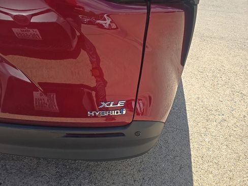 Used 2021 Toyota Sienna XLE FWD image 6