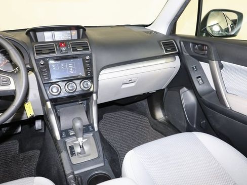 Used 2018 Subaru Forester 2.5i Premium w/ All-Weather Package image 11